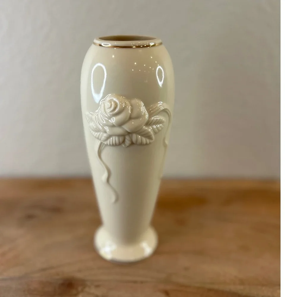 Lenox Ivory China Rose Blossom Bud Vase Gold Trim Porcelain Floral Decor‎